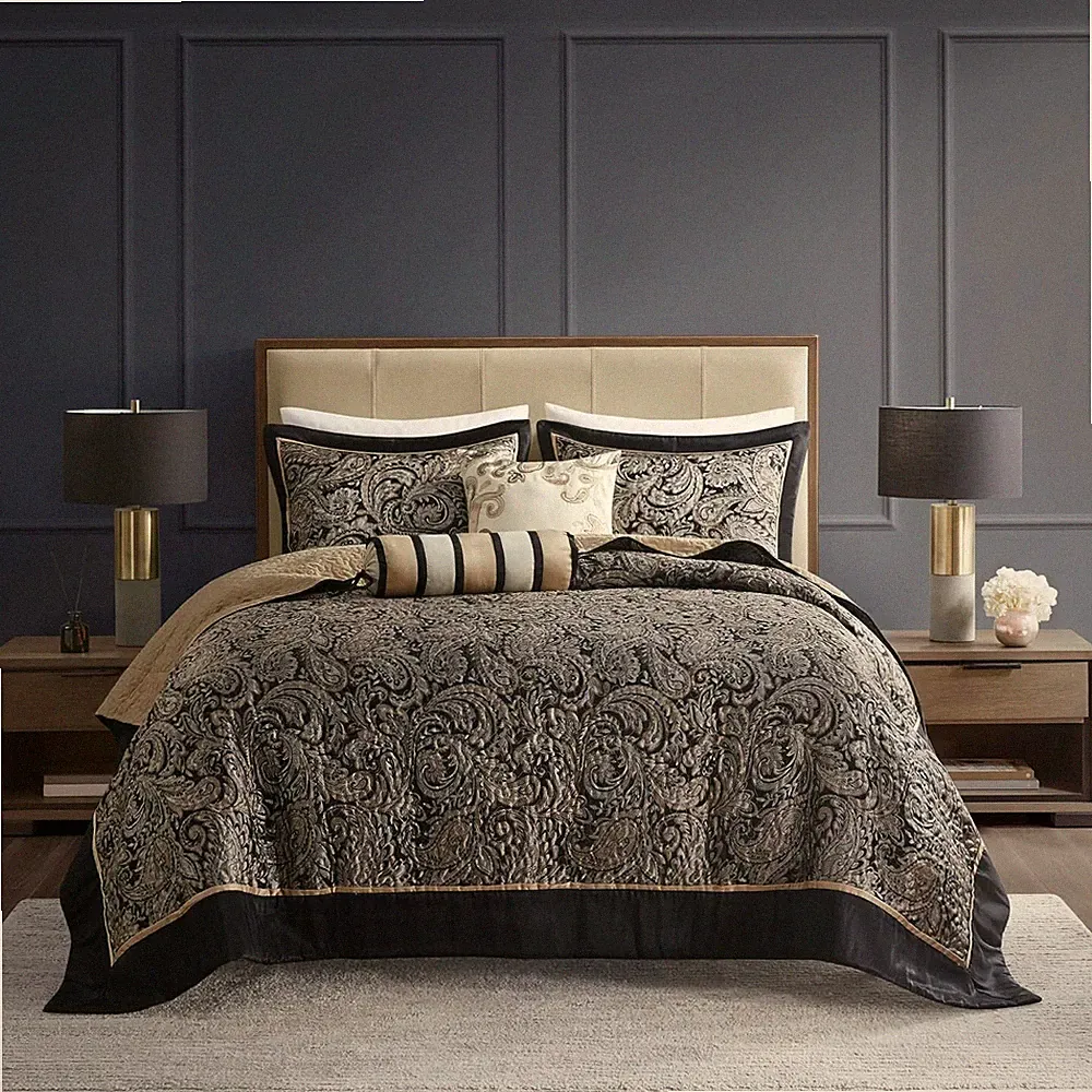Madison Park Aubrey Reversible Quilted Bedspread 6 Piece Set with Throw Pillows